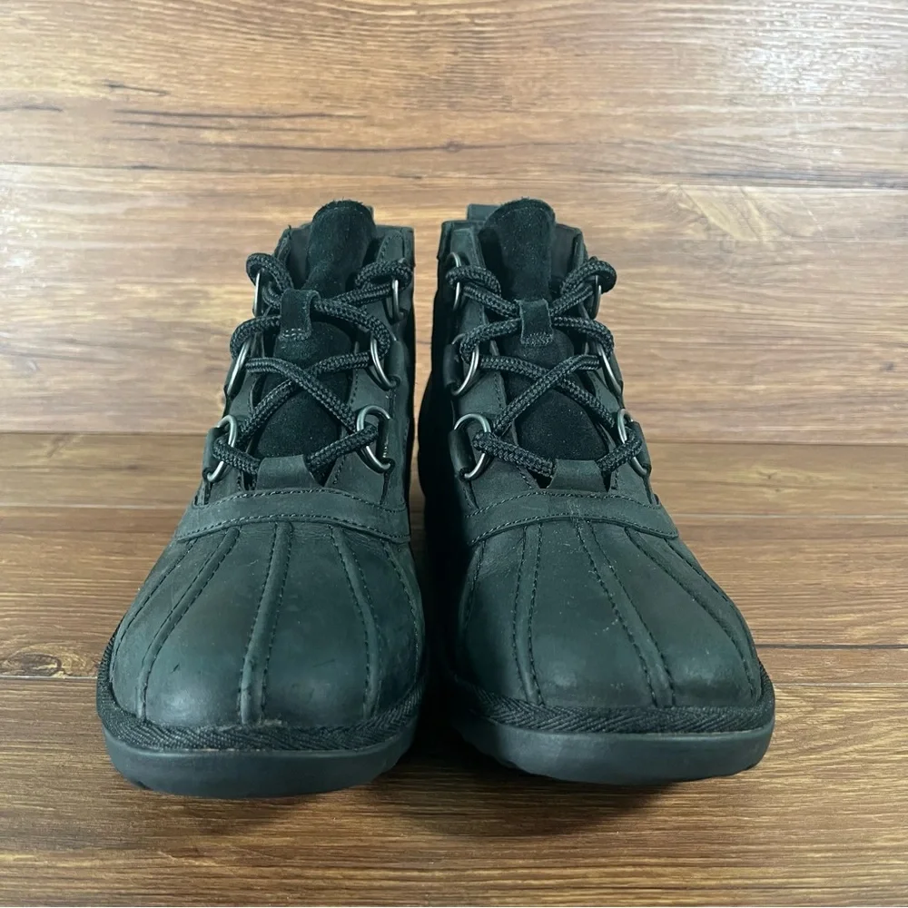UGG Heather Black Leather Duck Boots Shoes‎ Women’s Size 9.5